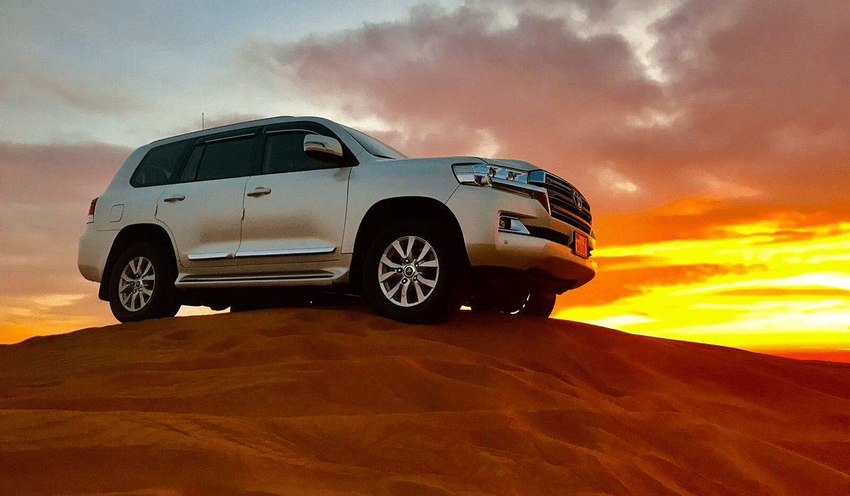 Top Adventure sports in Dubai,Dune Bashing,Sand boarding,Skiing,Sky diving,Bungee Jumping,Shark Diving,Flyboarding,Micro Lighting,Racing,Jet Skiing